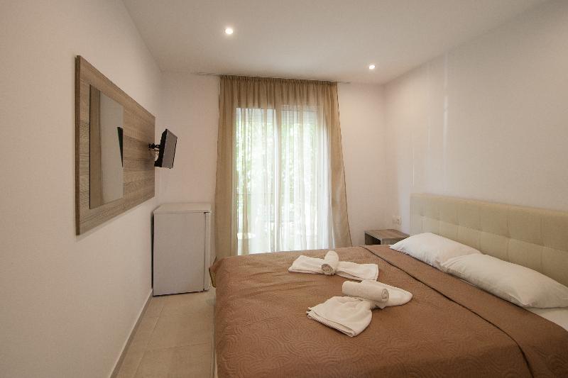 Pension Avocado Skiathos Exterior photo